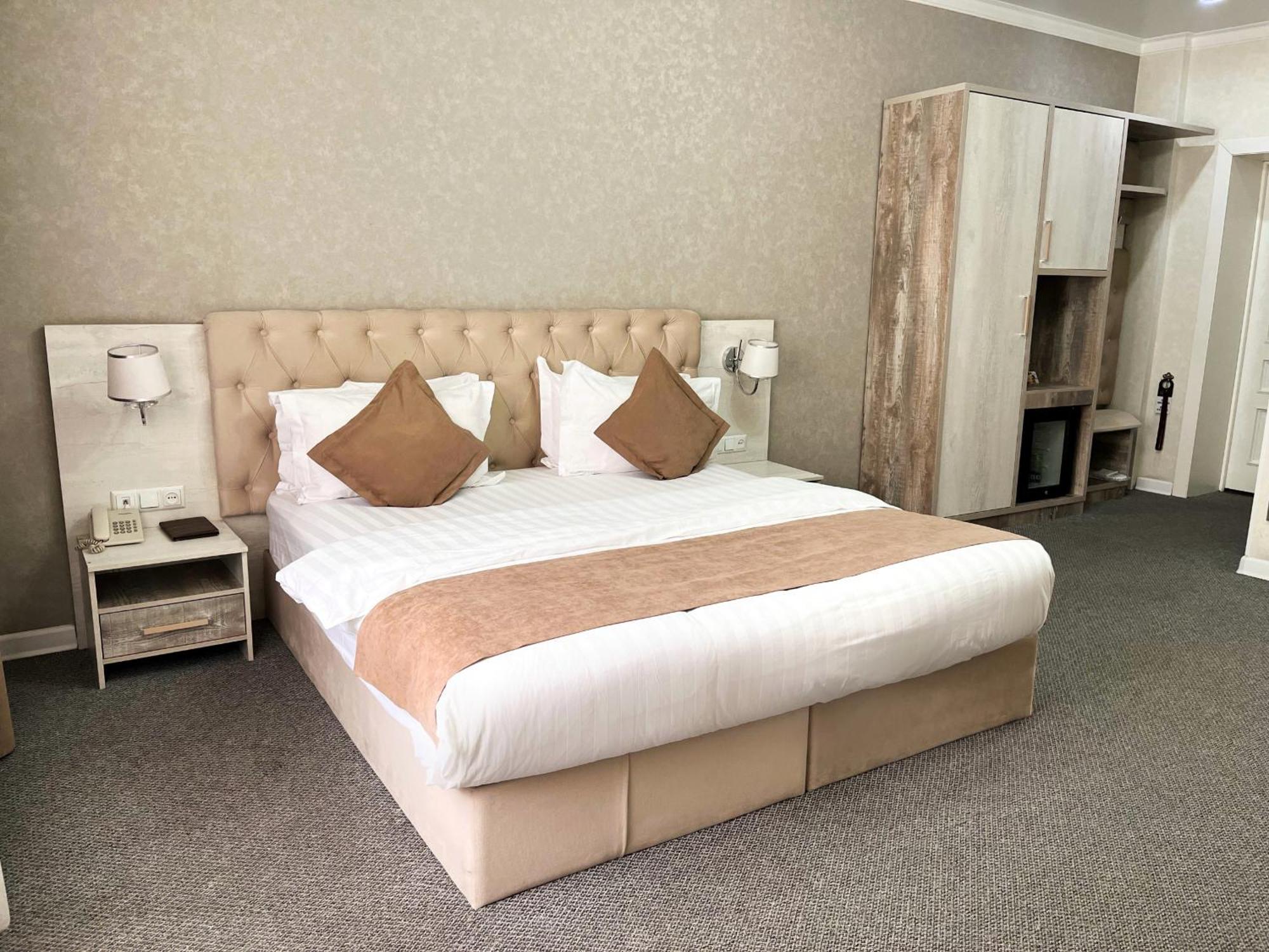 Hotel Fn Shymkent Exterior foto